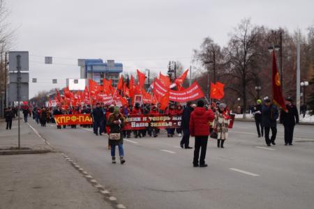 В Тюмени в демонстрации и митинге приняли участие 1500 человек