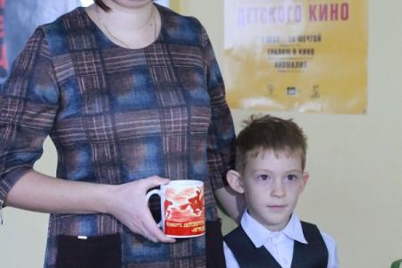 Омские школьники получили призы за участие конкурсе рисунков «Красный день календаря»