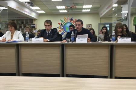 В Белгородском государственном национальном исследовательском университете прошёл круглый стол «Октябрьская революция 1917 года глазами современного студента»