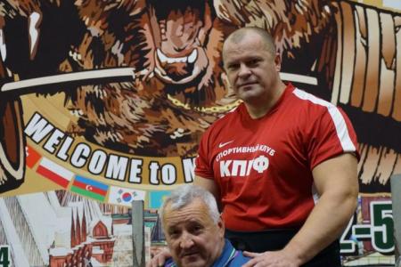 Атлет спортклуба КПРФ стал чемпионам мира в силовом жиме! Победа посвящена 100-летию Октябрьской Революции