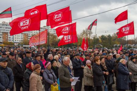 Тысячи приднестровцев выразили недоверие власти на митинге в Тирасполе