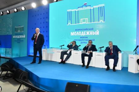 В заключительный день Всероссийского молодежного форума Государственной Думы Г.А. Зюганов встретился с его участниками