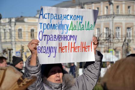 Астраханские коммунисты высказались за сохранение троллейбусов