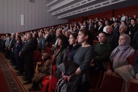 Дагестан. Торжественное собрание по случаю 100-летнего юбилея Великой Октябрьской революции прошло в Махачкале