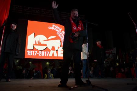 Санкт-Петербург. Революция, «Аврора» – нет у нас пути другого!