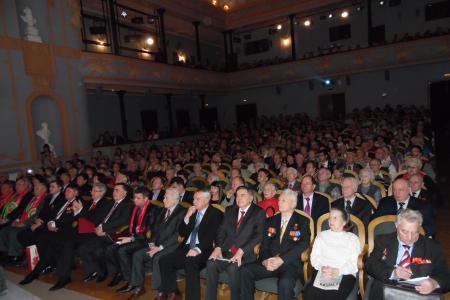 В Пскове прошло торжественное собрание в честь 100-летия Великой Октябрьской социалистической революции