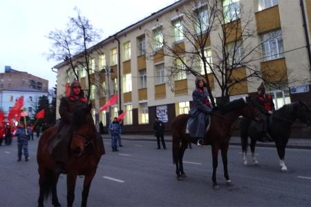 Н.Н. Иванов провел демонстрацию трудящихся в Курске, посвященную 100-летию Великой Октябрьской социалистической революции