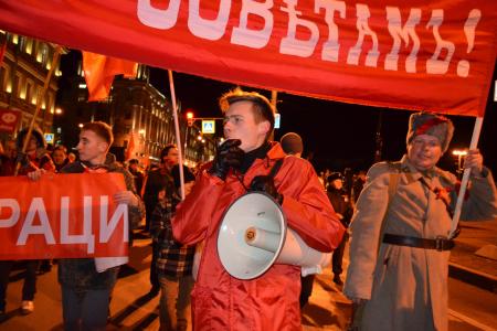 Санкт-Петербург. Революция, «Аврора» – нет у нас пути другого!