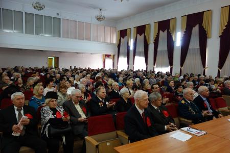 Торжественное собрание в честь 100-летия Великого Октября прошло в Хабаровске