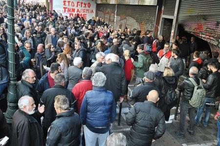 Греция. Руки прочь от права на забастовку!