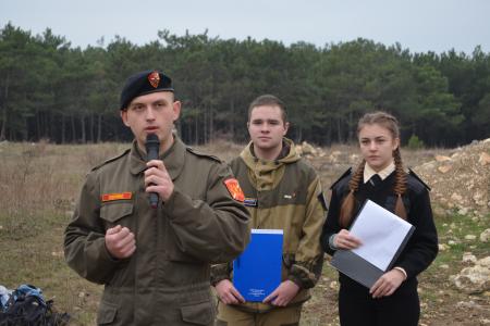 Севастопольские комсомольцы почтили память Неизвестного солдата