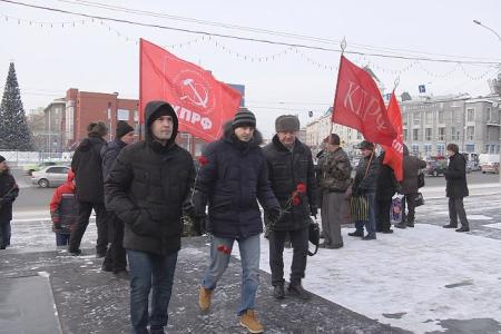 Новосибирские коммунисты почтили память Иосифа Виссарионовича Сталина