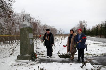 В день начала контрнаступления под Москвой тамбовские коммунисты побывали на родине Зои Космодемьянской