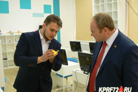 Тюменская область. Депутат-коммунист Юрий Юхневич встретился с коллективом Тобольского педагогического института