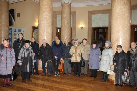 Волгоградские коммунисты возложили цветы к портрету И.В. Сталина по случаю 138-летия со дня рождения вождя