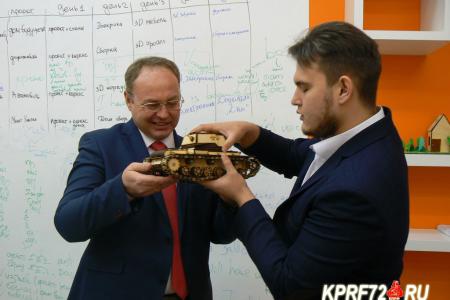 Тюменская область. Депутат-коммунист Юрий Юхневич встретился с коллективом Тобольского педагогического института