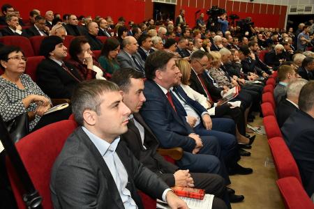 В Подмосковье открылся второй этап XVII съезда КПРФ