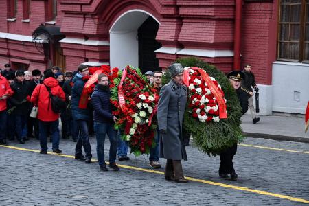 Коммунисты возложили цветы к могилам И.В. Сталина и Ф.Э. Дзержинского