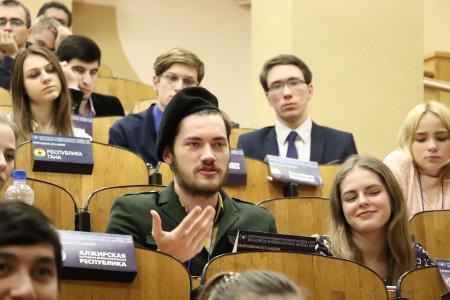 Юрий Афонин на встрече со студентами в Белгороде: «Будущее есть только у общества социальной справедливости»