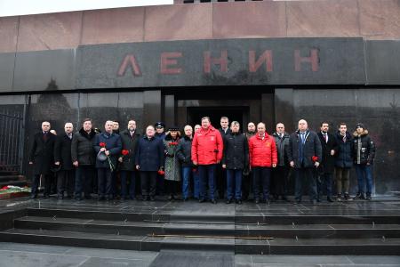 Коммунисты возложили цветы к могилам И.В. Сталина и Ф.Э. Дзержинского