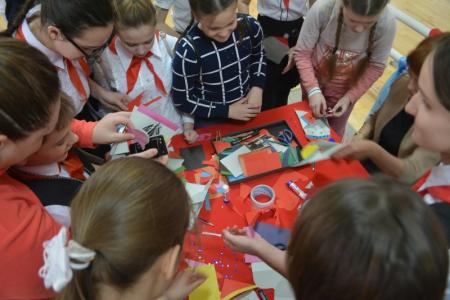 В Новосибирске встретили Новый год по-пионерски