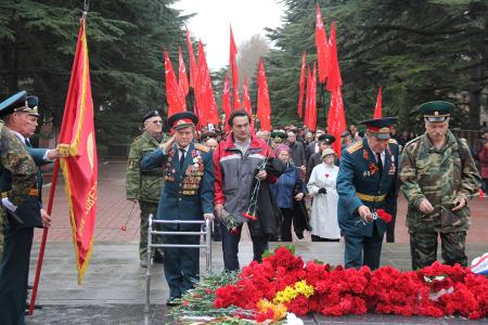 Коммунисты Симферополя почтили память Неизвестного солдата