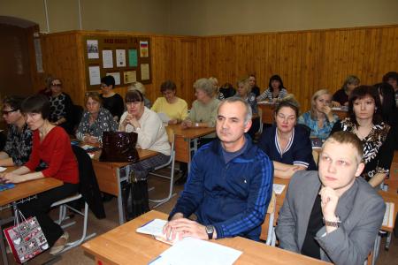 Депутаты-коммунисты Рязанской городской Думы поздравили рязанских педагогов с наступающим праздником