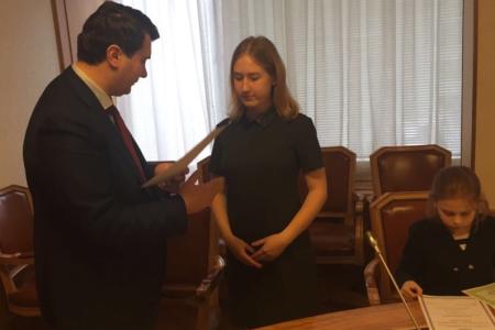 Олег Лебедев наградил лауреатов международного конкурса детского экологического рисунка
