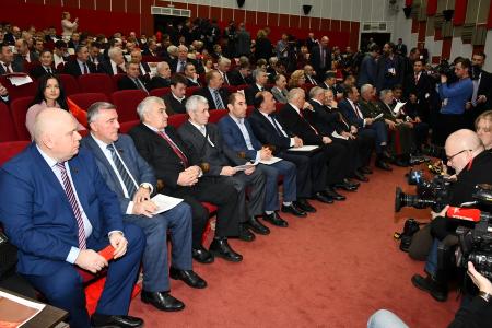 В Подмосковье открылся второй этап XVII съезда КПРФ