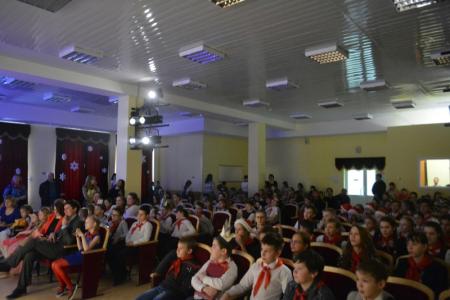 В Новосибирске встретили Новый год по-пионерски