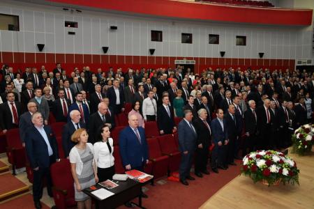 В Подмосковье открылся второй этап XVII съезда КПРФ