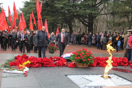 Коммунисты Симферополя почтили память Неизвестного солдата