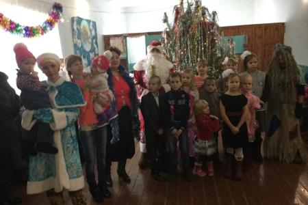 Депутат-коммунист Т.Н. Казанцева организовала новогоднее представление в Абатском районе - самом отдаленном районе Тюменской области