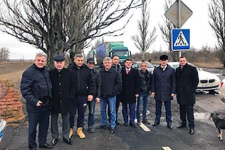 Новогодние подарки детям Новороссии от коммунистов Дона и Якутии