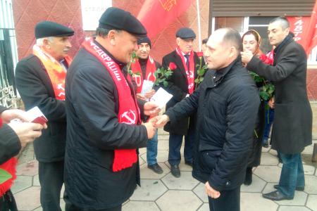 Республика Дагестан. В Махачкале в день рождения Сталина состоялось возложение цветов к его мемориальной доске