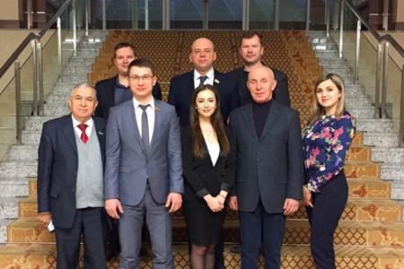 В Госсовете Республики Татарстан прошла встреча Юрия Синельщикова с депутатами фракции КПРФ   и коллективом помощников