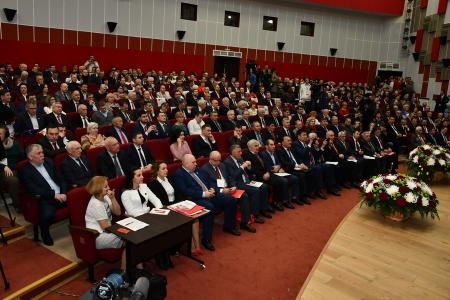 В Подмосковье открылся второй этап XVII съезда КПРФ