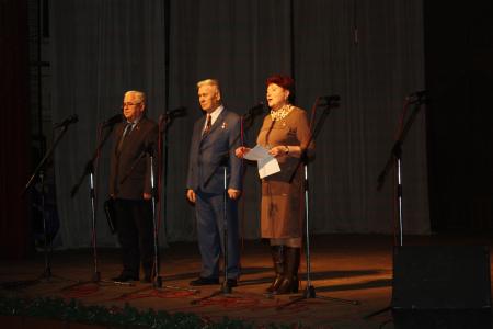 Депутат Тюменской областной Думы, руководитель фракции КПРФ Т.Н. Казанцева поздравила участников Клуба ветеранов с Новым годом