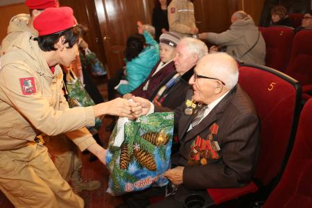 Коммунисты Калмыкии отмечают 75-летие освобождения Элисты от немецко-фашистских захватчиков