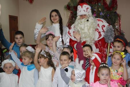 В канун Нового года в Белгородском обкоме КПРФ главными гостями были дети из социально незащищенных семей