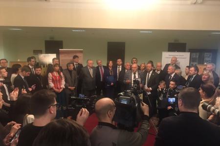 Ю.В. Афонин и Н.М. Харитонов приняли участие в открытии выставки творчества ребятишек с ограниченными возможностями в Госдуме