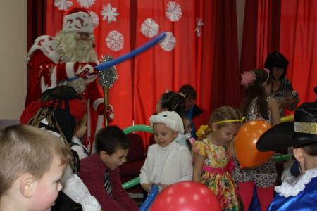 В канун Нового года в Белгородском обкоме КПРФ главными гостями были дети из социально незащищенных семей