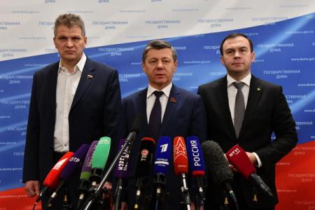 «Санкции, решение МОК о российских спортсменах, наши контрмеры, форум в Пекине, закон о Знамени Победы, защита исторической правды, проблемы в здравоохранении». Д.Г. Новиков, А.В. Куринный и Ю.В. Афонин выступили перед журналистами в Госдуме
