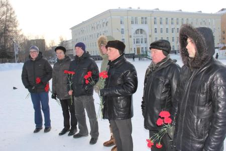 Коммунисты Сыктывкара почтили память вождя мирового пролетариата