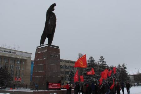 Саратовские коммунисты почтили память Владимира Ильича Ленина