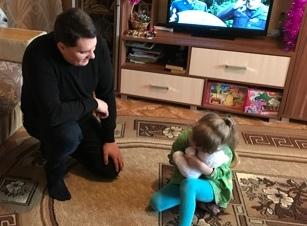 Тульская область. Подарок от Г.А. Зюганова - девочке из Советска