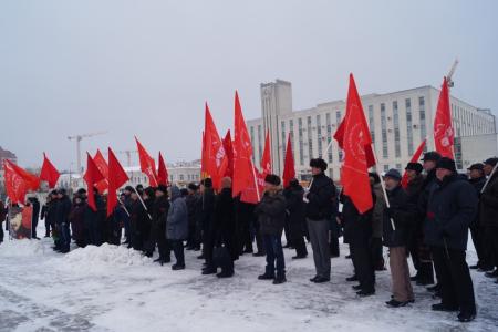 Имя и дело Ленина бессмертны! Акция пензенских коммунистов