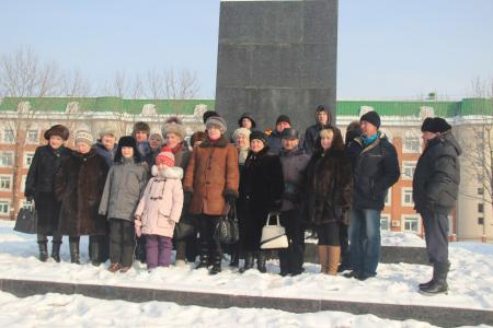 Биробиджанские коммунисты почтили память Владимира Ильича Ленина