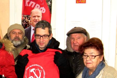 В Калуге прошла акция «Красные в городе»