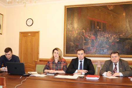 Юрий Афонин провел видеоконференцию с парторганизациями Сибирского федерального округа 